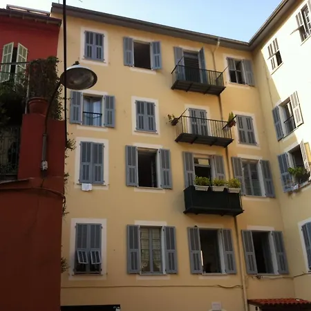 Bedroom Between Harbour & Old Town Alloggio in famiglia