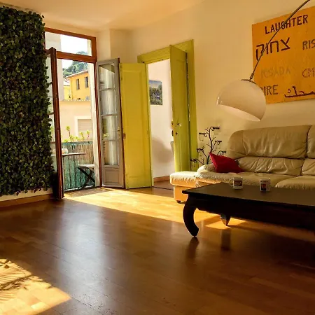 Bedroom Between Harbour & Old Town *