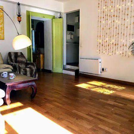 Bedroom Between Harbour & Old Town Alloggio in famiglia *