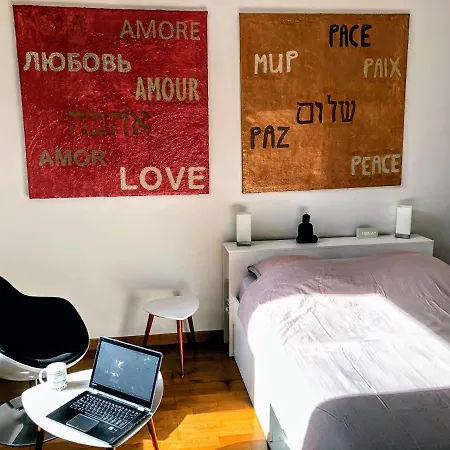 Bedroom Between Harbour & Old Town